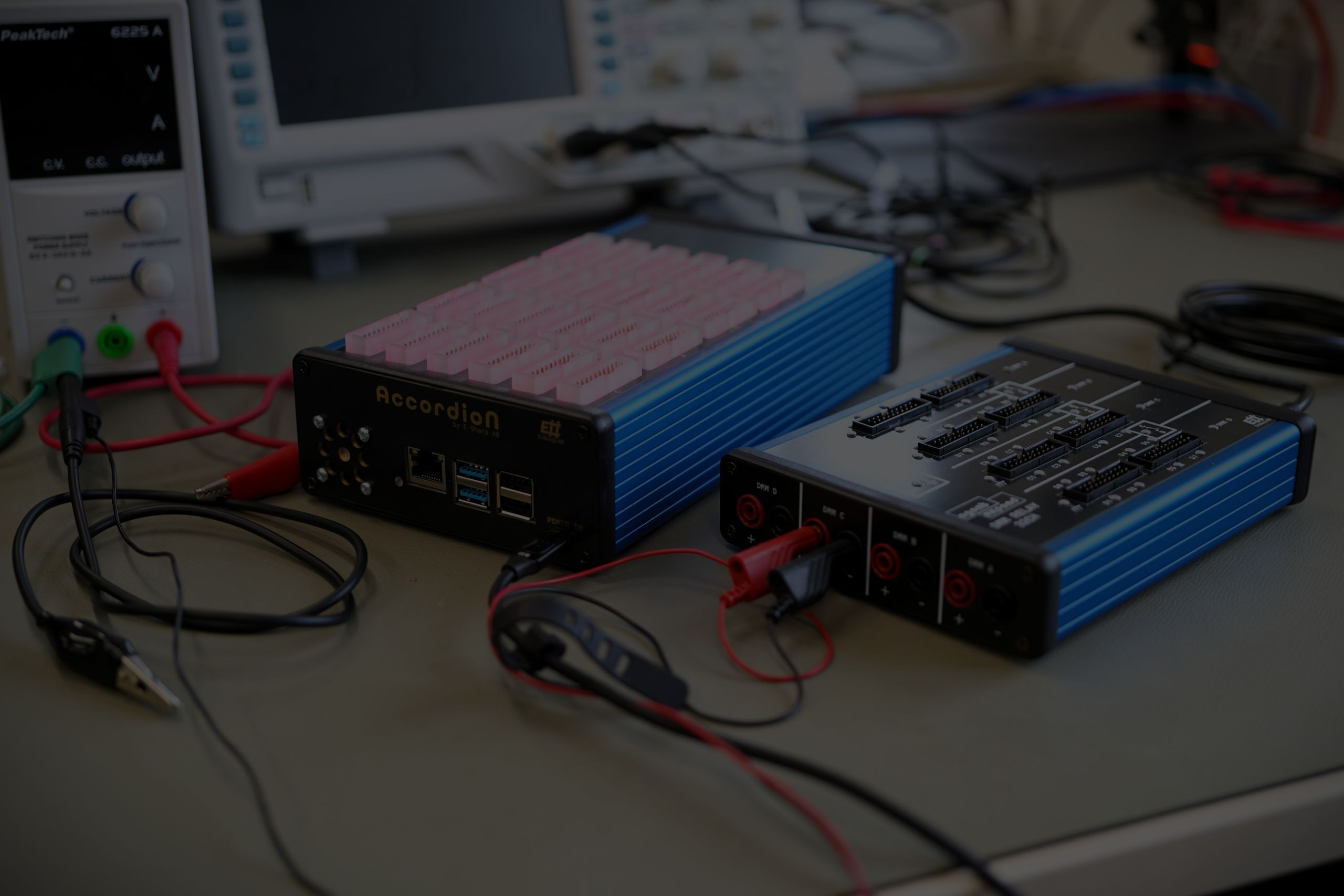 Accordion Agent och Agent Expand DMM Relay på labbbänken_dark